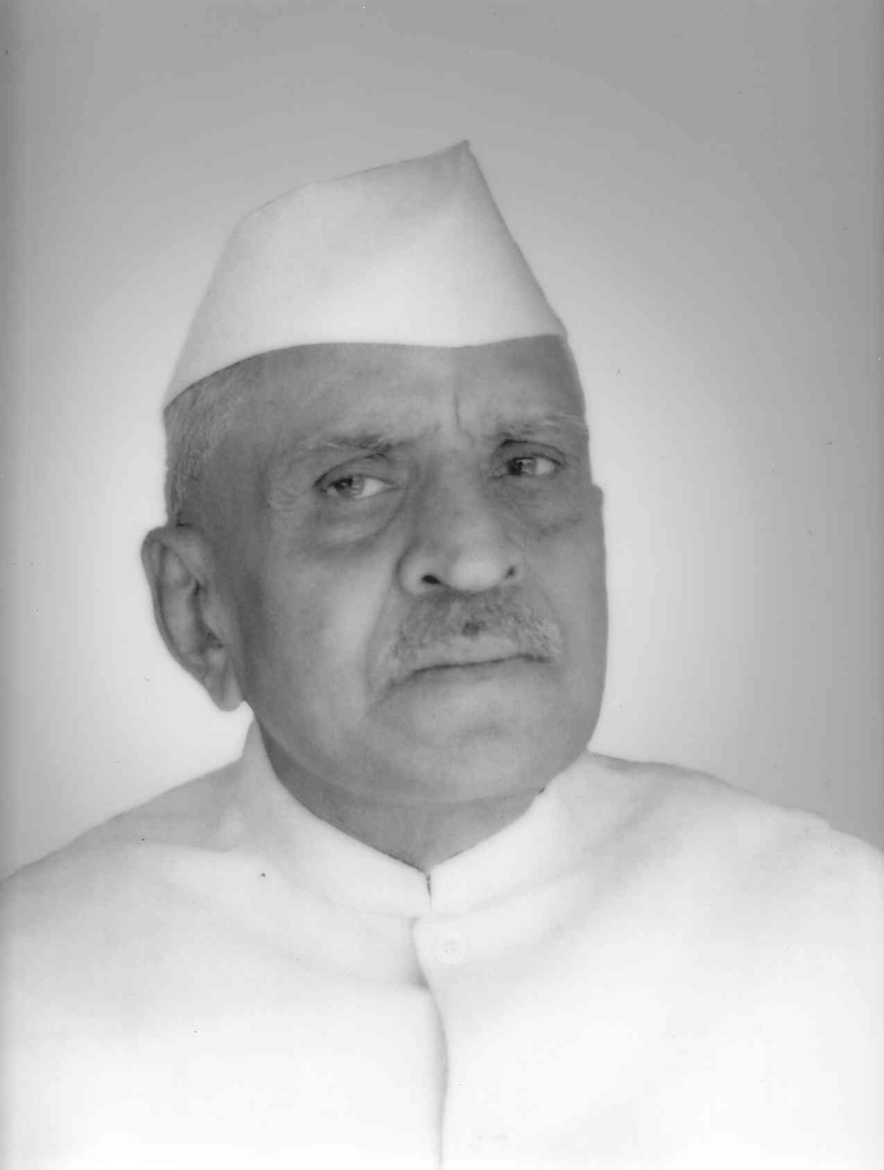 Shri Khandubhai Kasanji Desai
